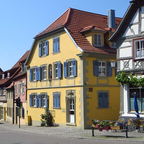 Hauptstraße 10