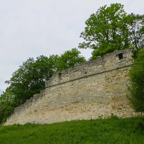 Südmauer, vom Maintal aus sichtbar